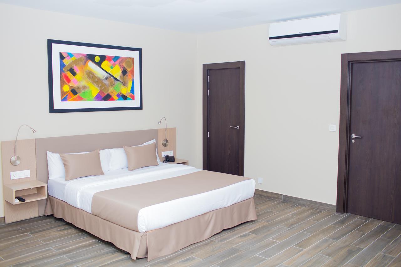 Fly Hotel Libreville Eksteriør bilde
