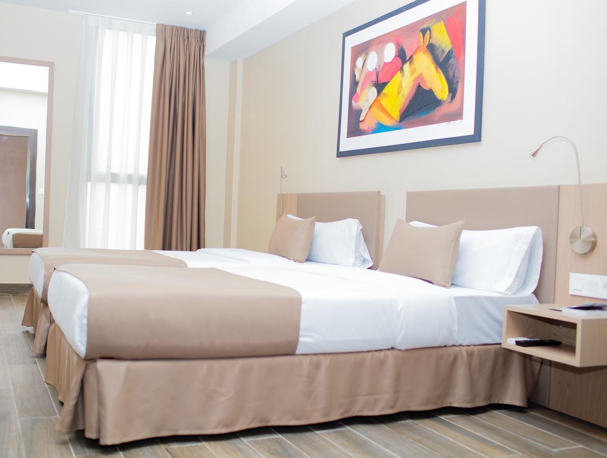 Fly Hotel Libreville Eksteriør bilde