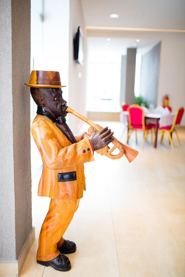 Fly Hotel Libreville Eksteriør bilde