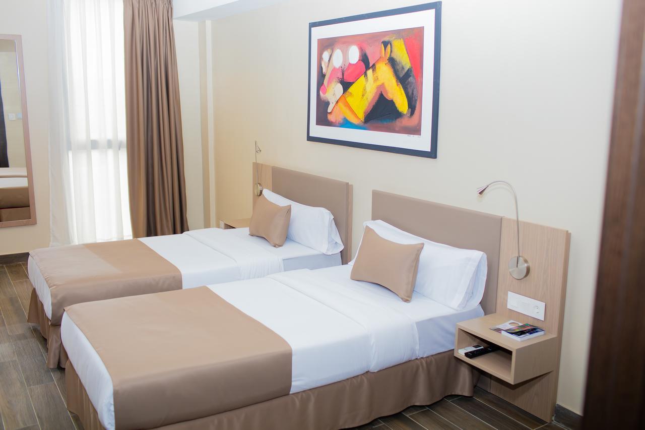 Fly Hotel Libreville Eksteriør bilde