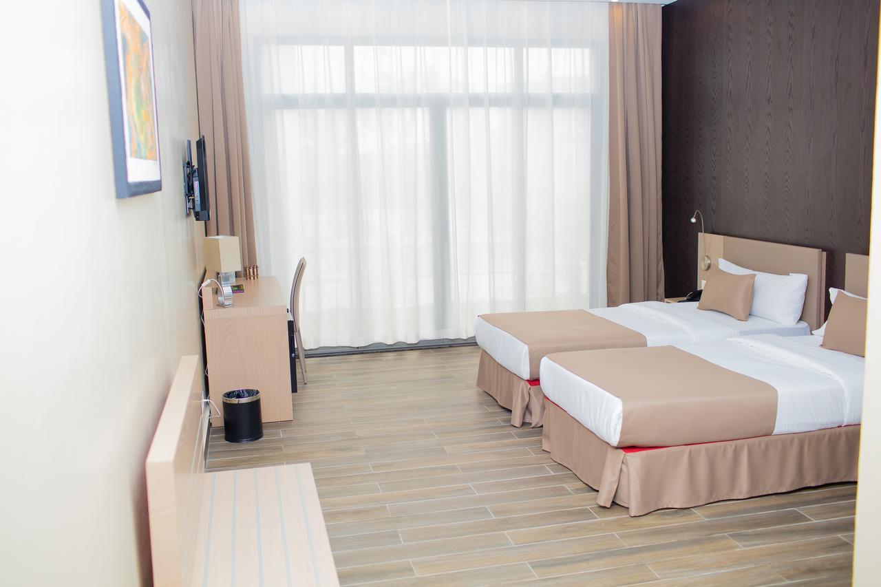 Fly Hotel Libreville Eksteriør bilde