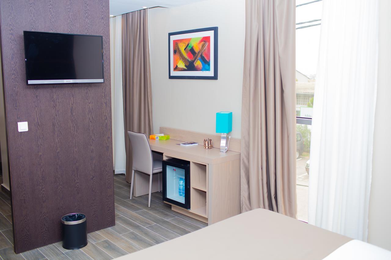 Fly Hotel Libreville Eksteriør bilde